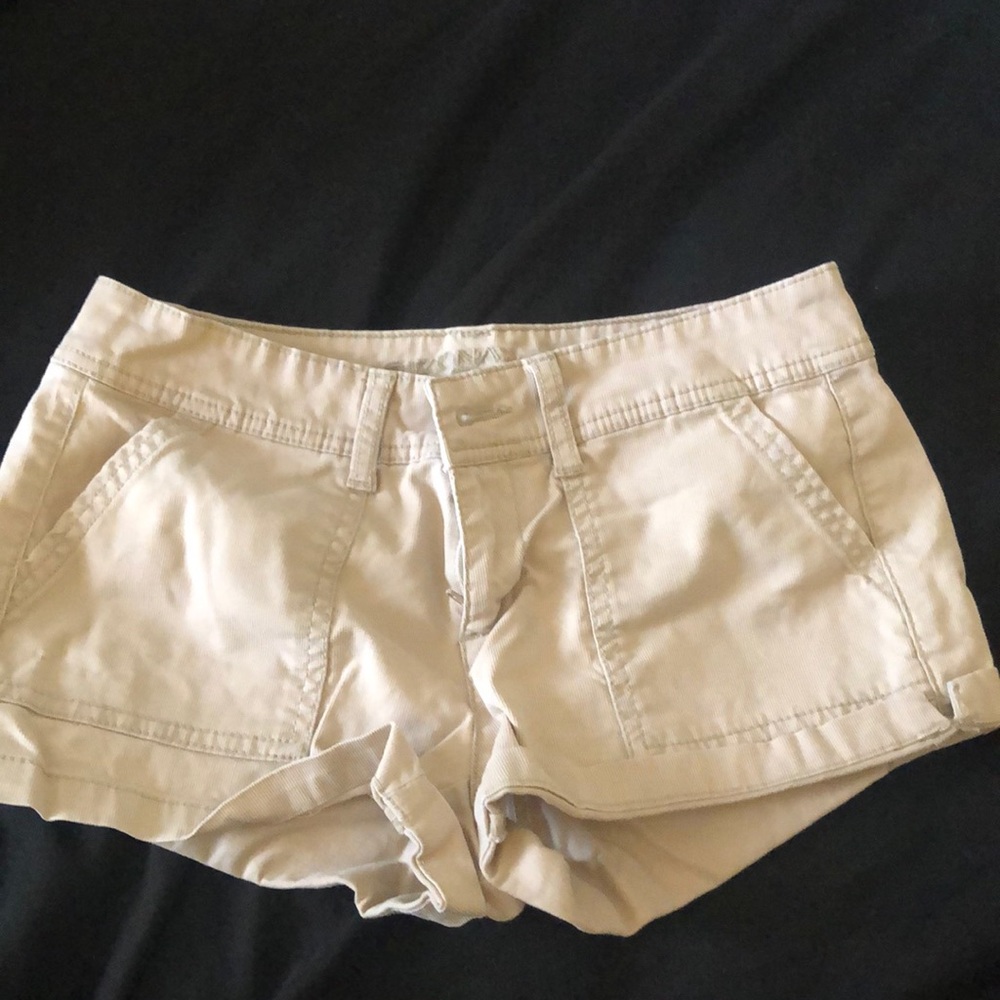 Arizona tan short shorts